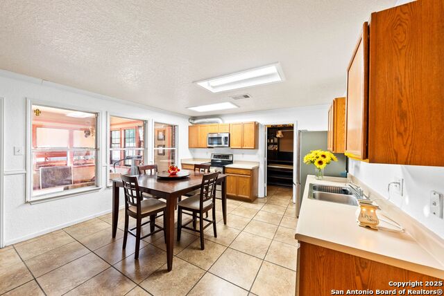 Listing photo id 8 for 9014 Camino Rey
