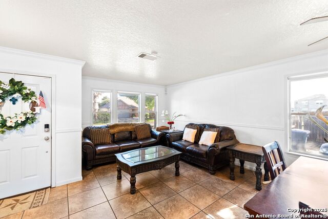 Listing photo id 2 for 9014 Camino Rey