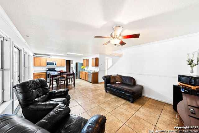 Listing photo id 7 for 9014 Camino Rey