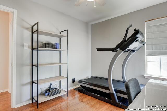 Listing photo id 12 for 6039 Woodway Ct.