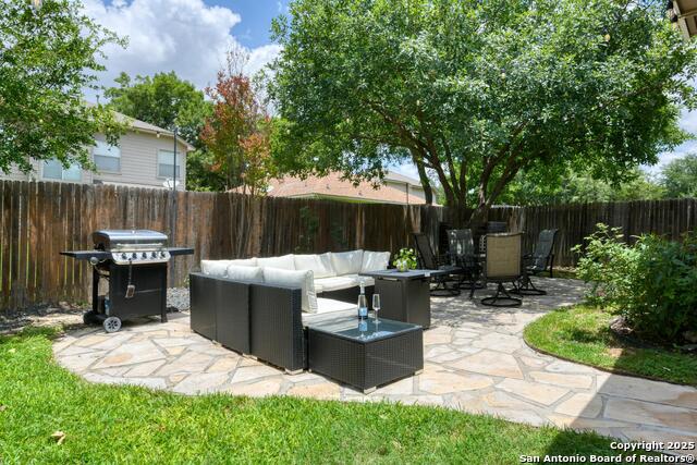 Listing photo id 15 for 6039 Woodway Ct.
