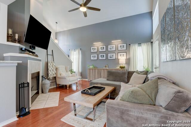 Listing photo id 1 for 6039 Woodway Ct.