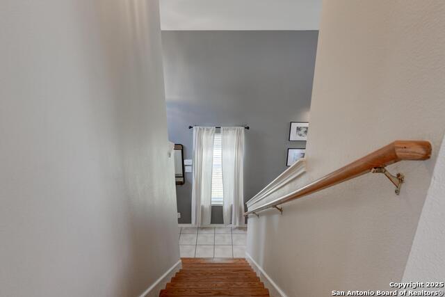 Listing photo id 7 for 6039 Woodway Ct.