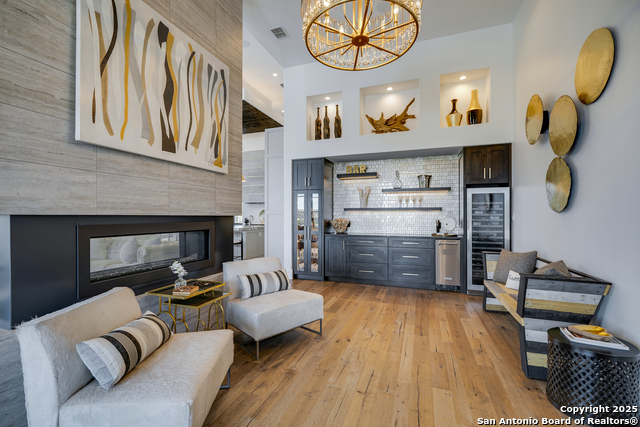 Listing photo id 19 for 121 Greystone Point