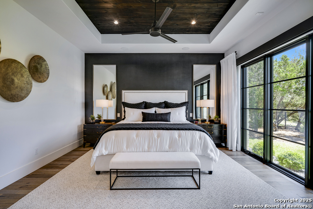 Listing photo id 24 for 121 Greystone Point