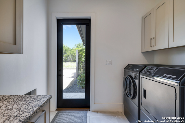 Listing photo id 33 for 121 Greystone Point