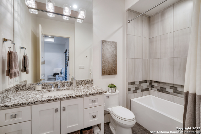 Listing photo id 43 for 121 Greystone Point