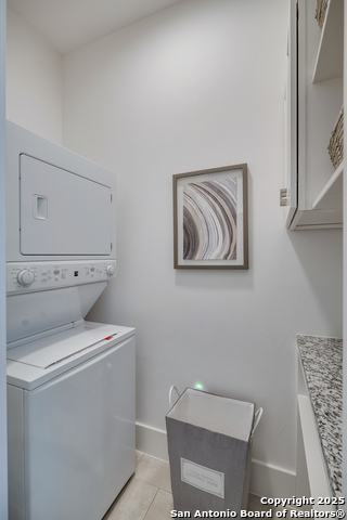 Listing photo id 46 for 121 Greystone Point