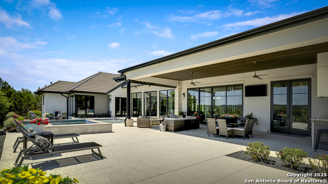 Listing photo id 50 for 121 Greystone Point