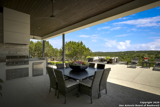 Listing photo id 52 for 121 Greystone Point