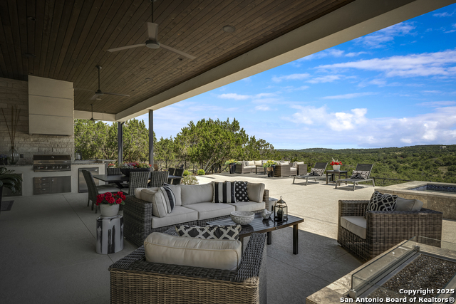 Listing photo id 54 for 121 Greystone Point