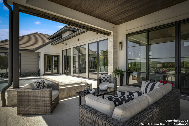 Listing photo id 55 for 121 Greystone Point