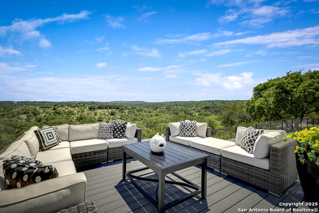 Listing photo id 62 for 121 Greystone Point