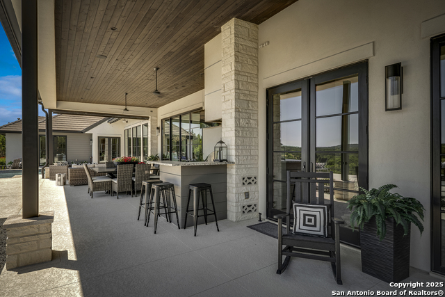 Listing photo id 64 for 121 Greystone Point