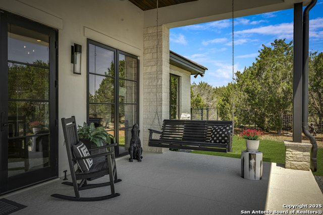 Listing photo id 65 for 121 Greystone Point