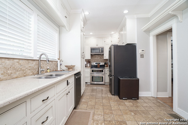 Image 12 of 25 For 517 Hollywood W