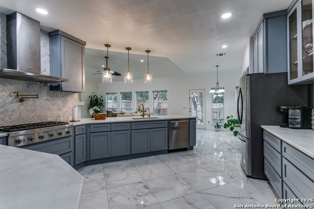 Listing photo id 9 for 18210 Crystal Ridge Dr.