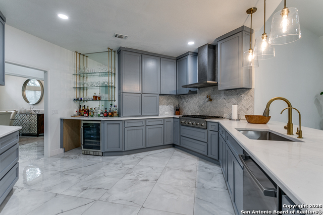 Listing photo id 11 for 18210 Crystal Ridge Dr.