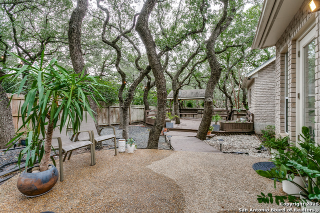 Listing photo id 20 for 18210 Crystal Ridge Dr.