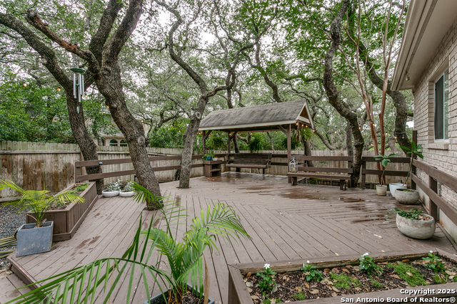 Listing photo id 21 for 18210 Crystal Ridge Dr.