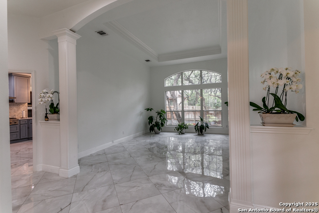 Listing photo id 2 for 18210 Crystal Ridge Dr.