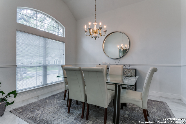 Listing photo id 3 for 18210 Crystal Ridge Dr.