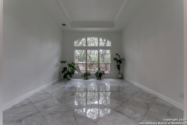 Listing photo id 4 for 18210 Crystal Ridge Dr.