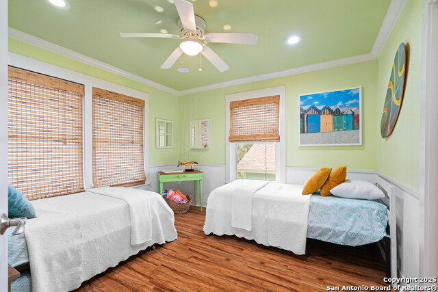 Listing photo id 12 for 1419 S Magnolia St