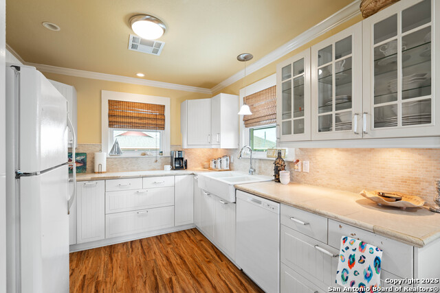 Listing photo id 6 for 1419 S Magnolia St