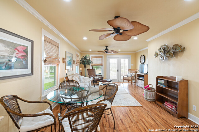 Listing photo id 7 for 1419 S Magnolia St