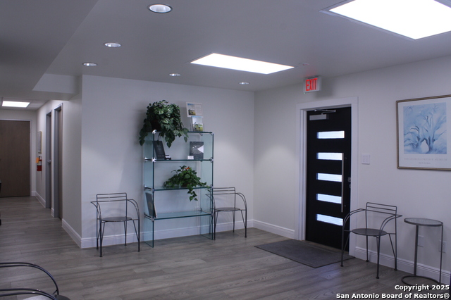 Listing photo id 7 for 2621 Main D