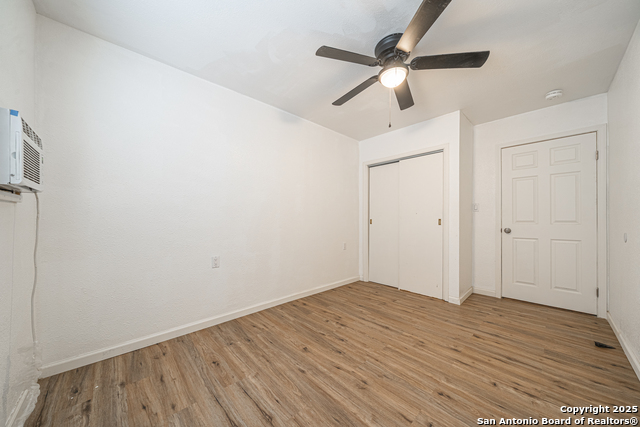 Listing photo id 27 for 2310 Houston St W