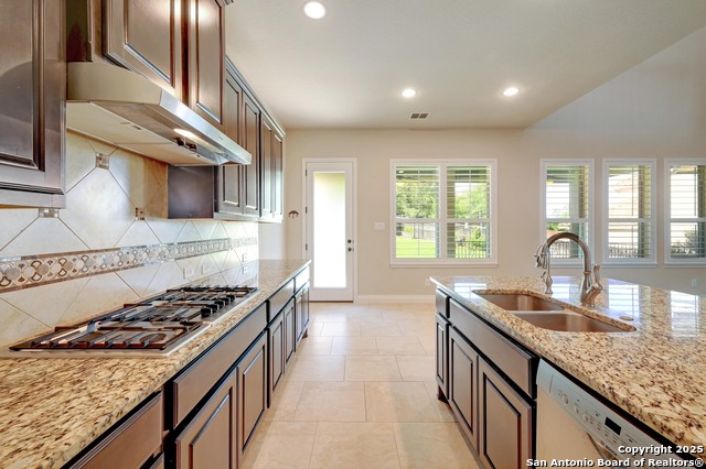 Listing photo id 16 for 25126 Estancia