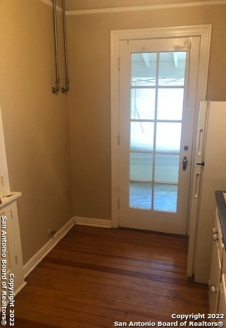 Image 3 of 14 For 336 Lullwood Ave E 4