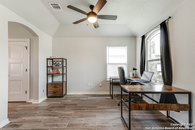 Listing photo id 8 for 7417 Cheyne Walk