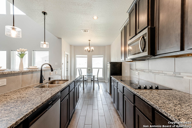 Listing photo id 20 for 7417 Cheyne Walk