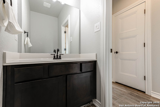 Listing photo id 28 for 7417 Cheyne Walk