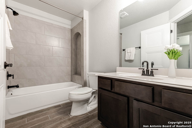 Listing photo id 39 for 7417 Cheyne Walk