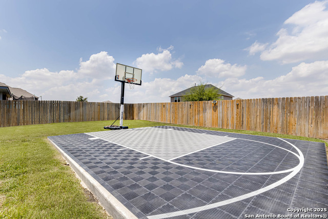 Listing photo id 44 for 7417 Cheyne Walk