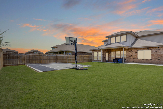Listing photo id 45 for 7417 Cheyne Walk