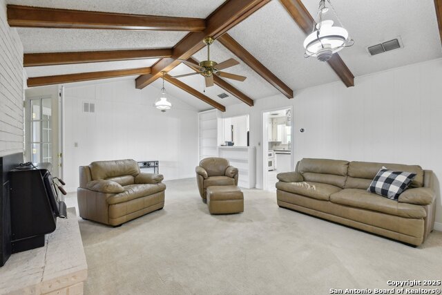 Listing photo id 12 for 2495 Lower Seguin