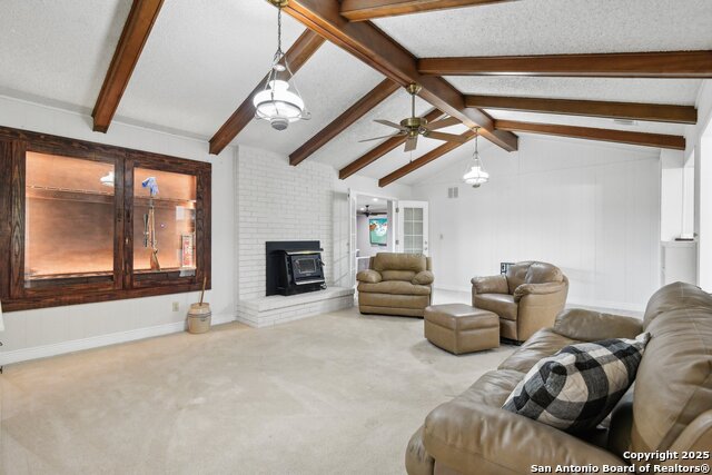 Listing photo id 14 for 2495 Lower Seguin