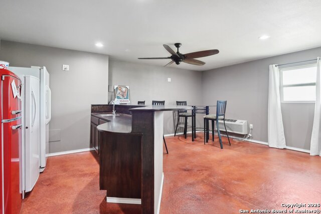 Listing photo id 19 for 2495 Lower Seguin