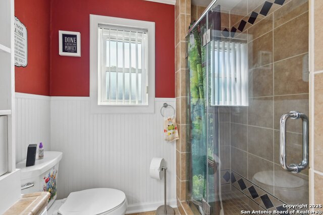 Listing photo id 23 for 2495 Lower Seguin