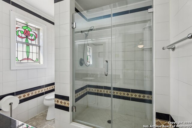 Listing photo id 28 for 2495 Lower Seguin