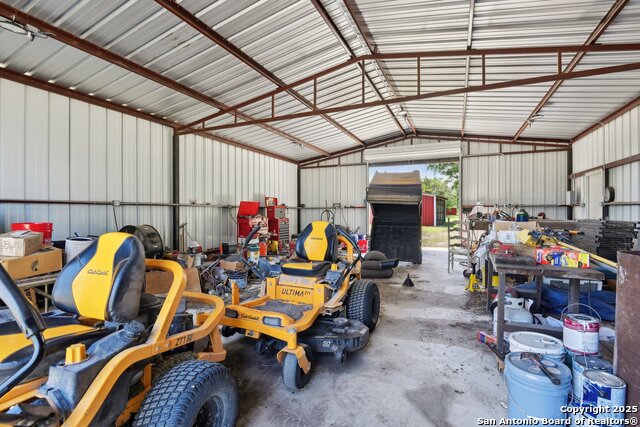 Listing photo id 33 for 2495 Lower Seguin