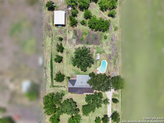 Listing photo id 43 for 2495 Lower Seguin