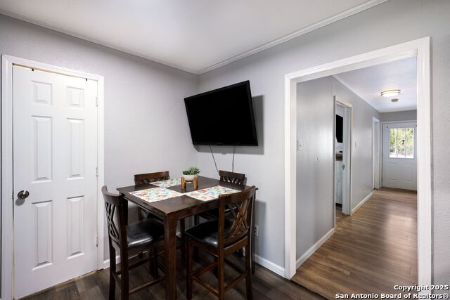 Listing photo id 9 for 1021 Madrid St
