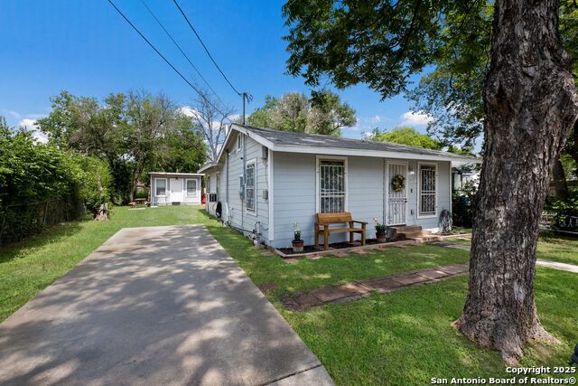 Listing photo id 0 for 1021 Madrid St