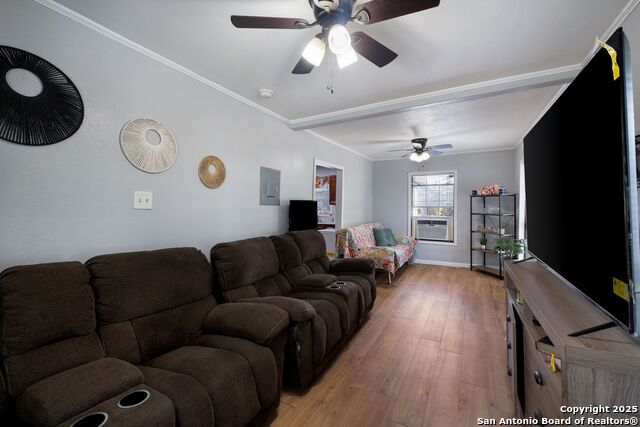 Listing photo id 2 for 1021 Madrid St